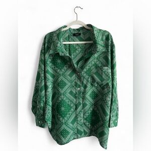 Women’s Vici bandana button down top